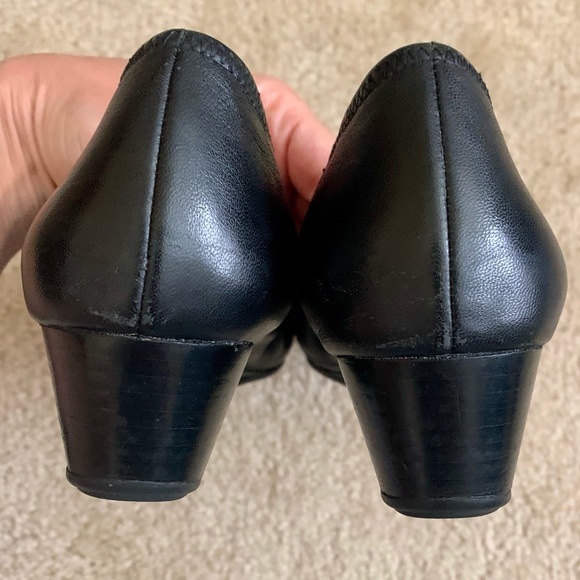 Cole haan black leather 1.5” wedges sz 8 - Picture 5 of 9